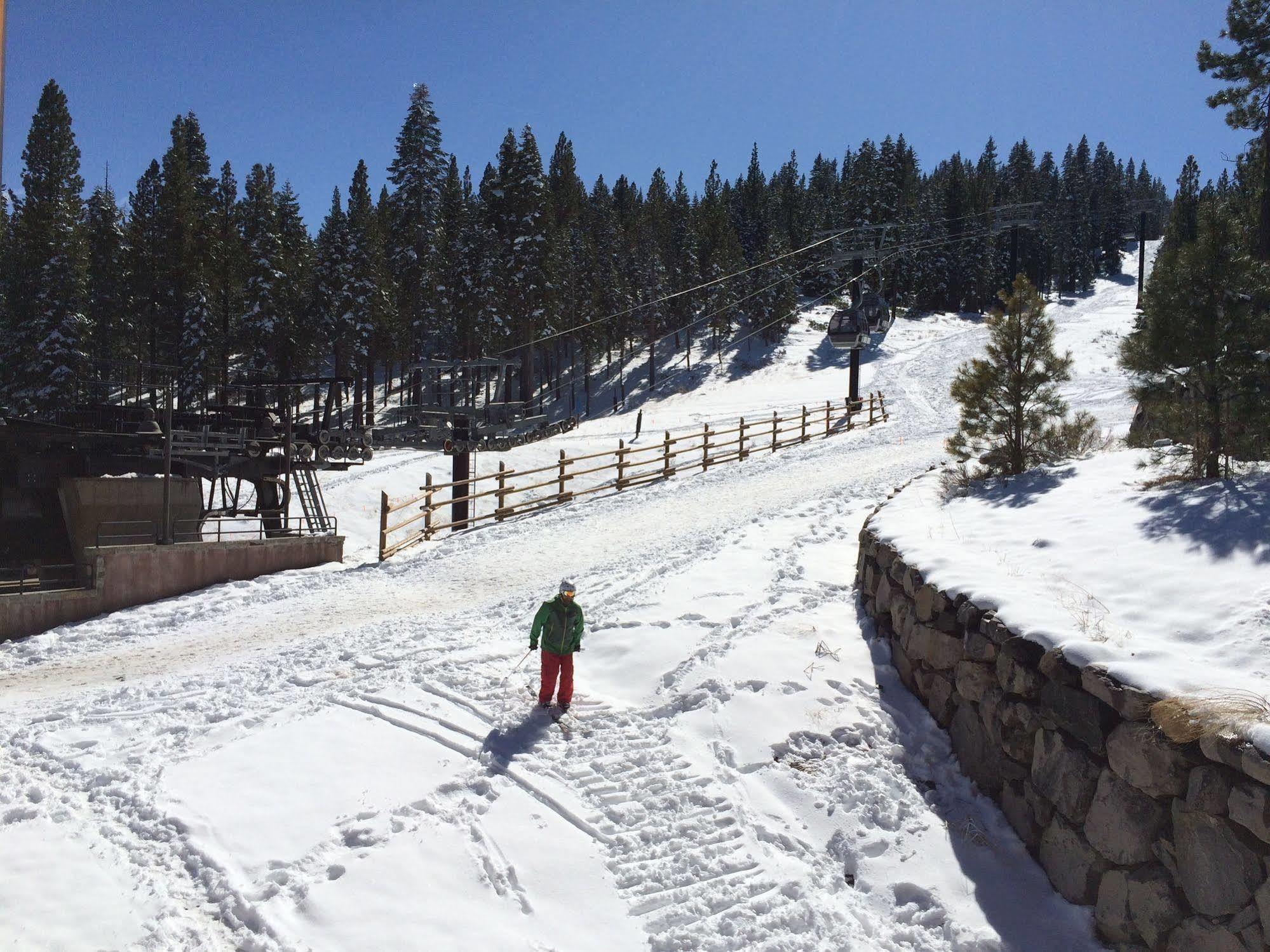 Hyatt Vacation Club At Northstar Lodge Truckee Exterior photo